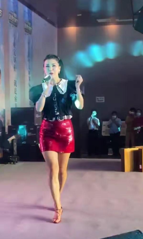 王蓉仨娃妈早期爆料视频,揭秘育儿生活点滴 第1张 王蓉仨娃妈早期爆料视频,揭秘育儿生活点滴 第1张